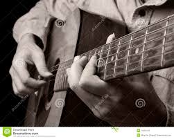 Necesito Musicos Guitarristas con instrumento y Documentos Llamar 993933324 HOY